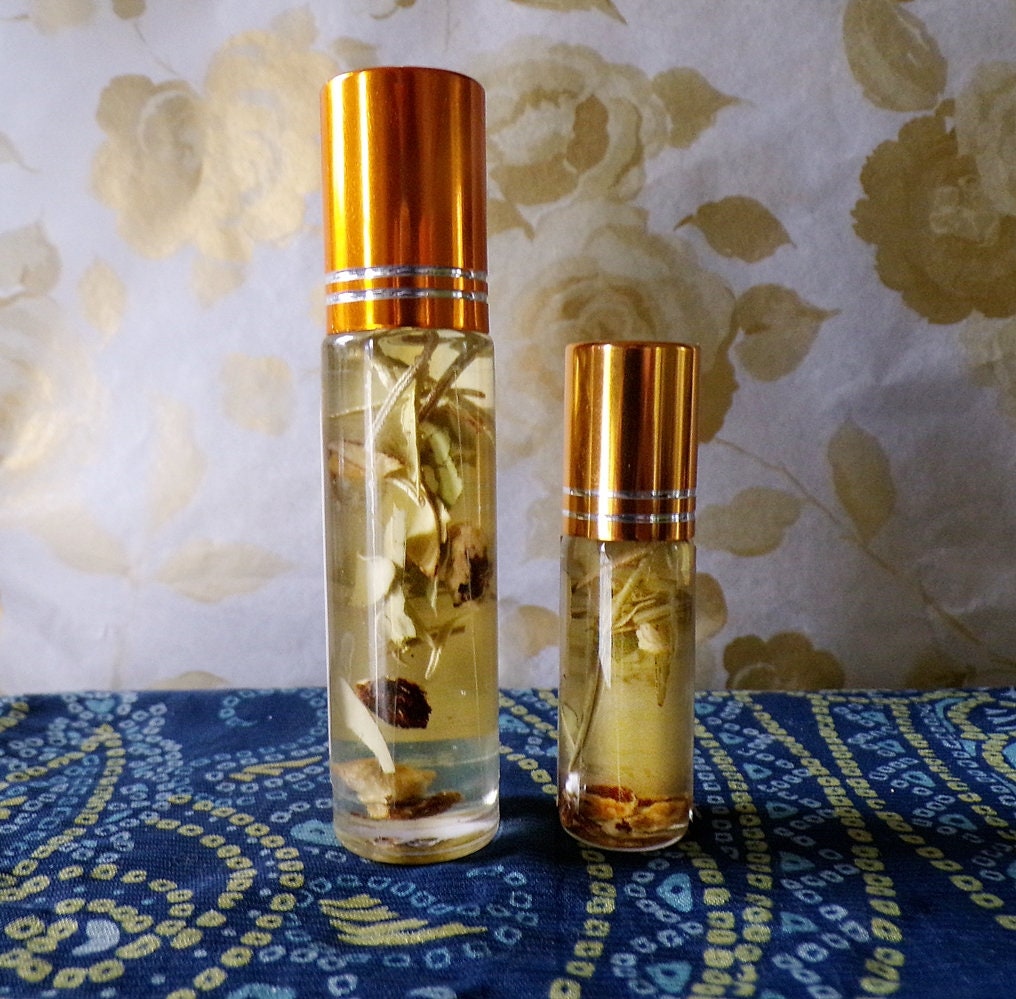 **LIMITED** Lucky Cat Oil Enochian Spellcast (Increase Luck, Prosperity, Manifestation, Abundance, Coincidences, Angel Magick)