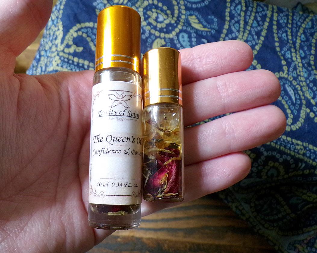 The Queen's Oil | Enochian Spellcast (Power, Authority, Inner Beauty, Confidence, Self-Esteem, Courage, Inner Goddess, Angel Magick)